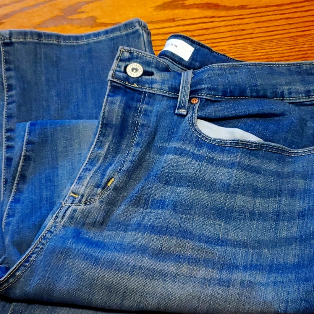 LEVI Mid-rise Slim Jeans